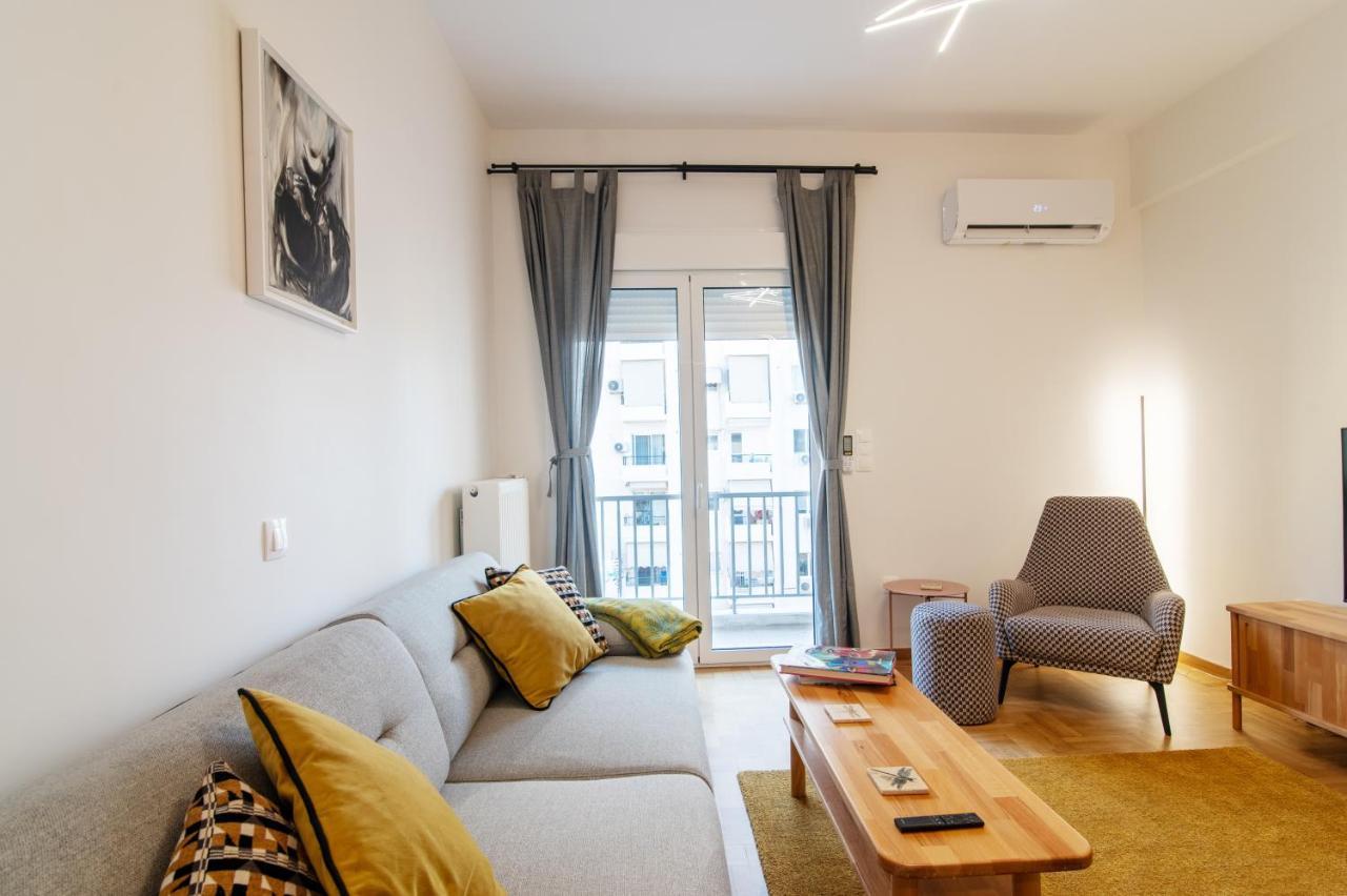 Luxury 1-Bedroom Apartment By The Sea In Athens Atenas Exterior foto